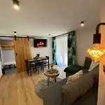 Rozeta Przy Gondoli Z Sauna , Jacuzzy, Ogrodem I Tarasem - Dawniej U Gazdy Appartement